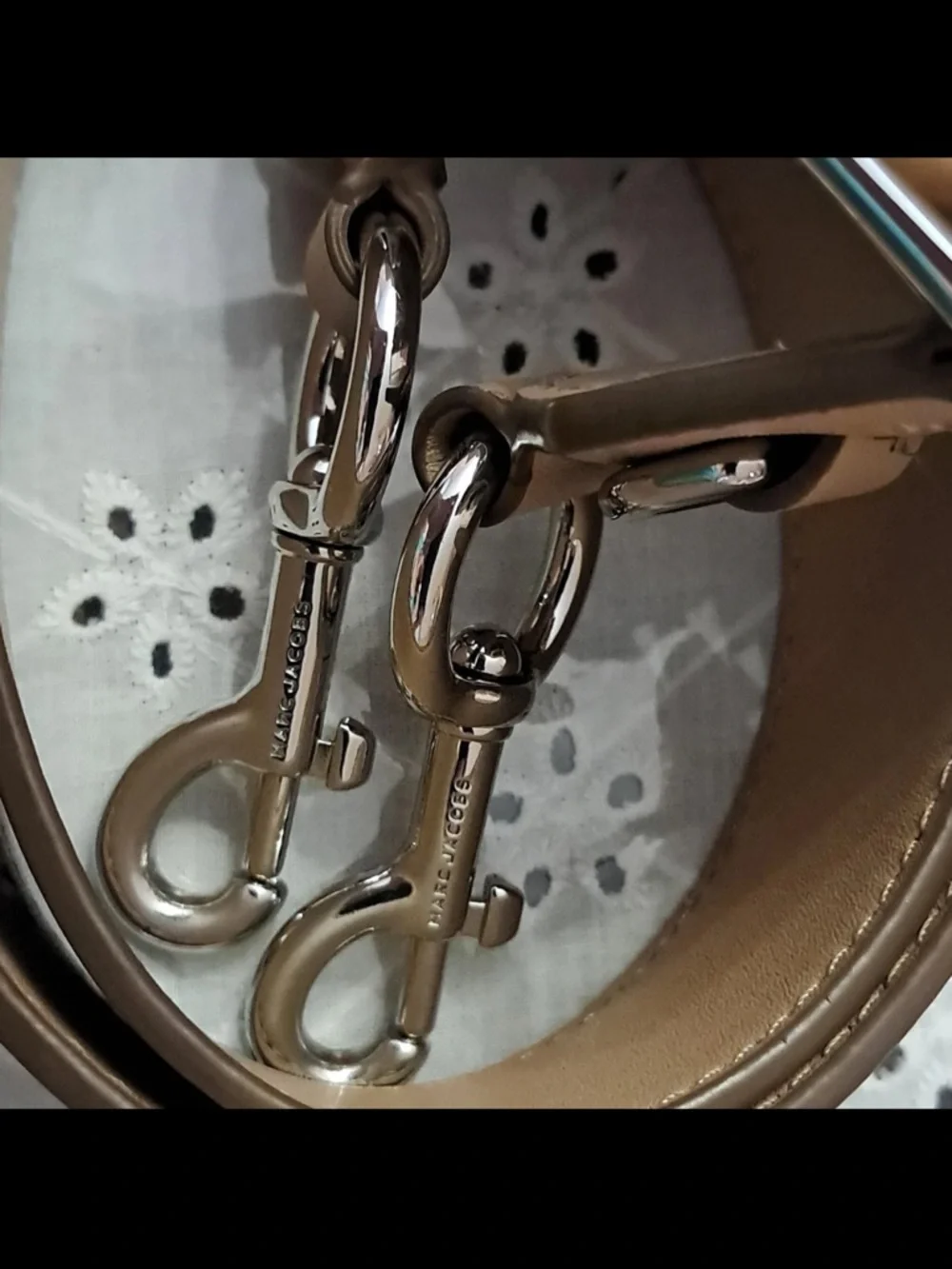 Marc Jacobs Beige Leather Crossbody with Signature Medallion - Picture 10 of 16